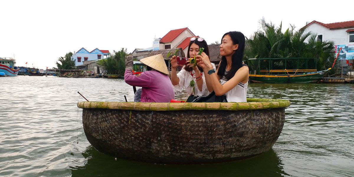 Basket Boat and Cooking Class Experience